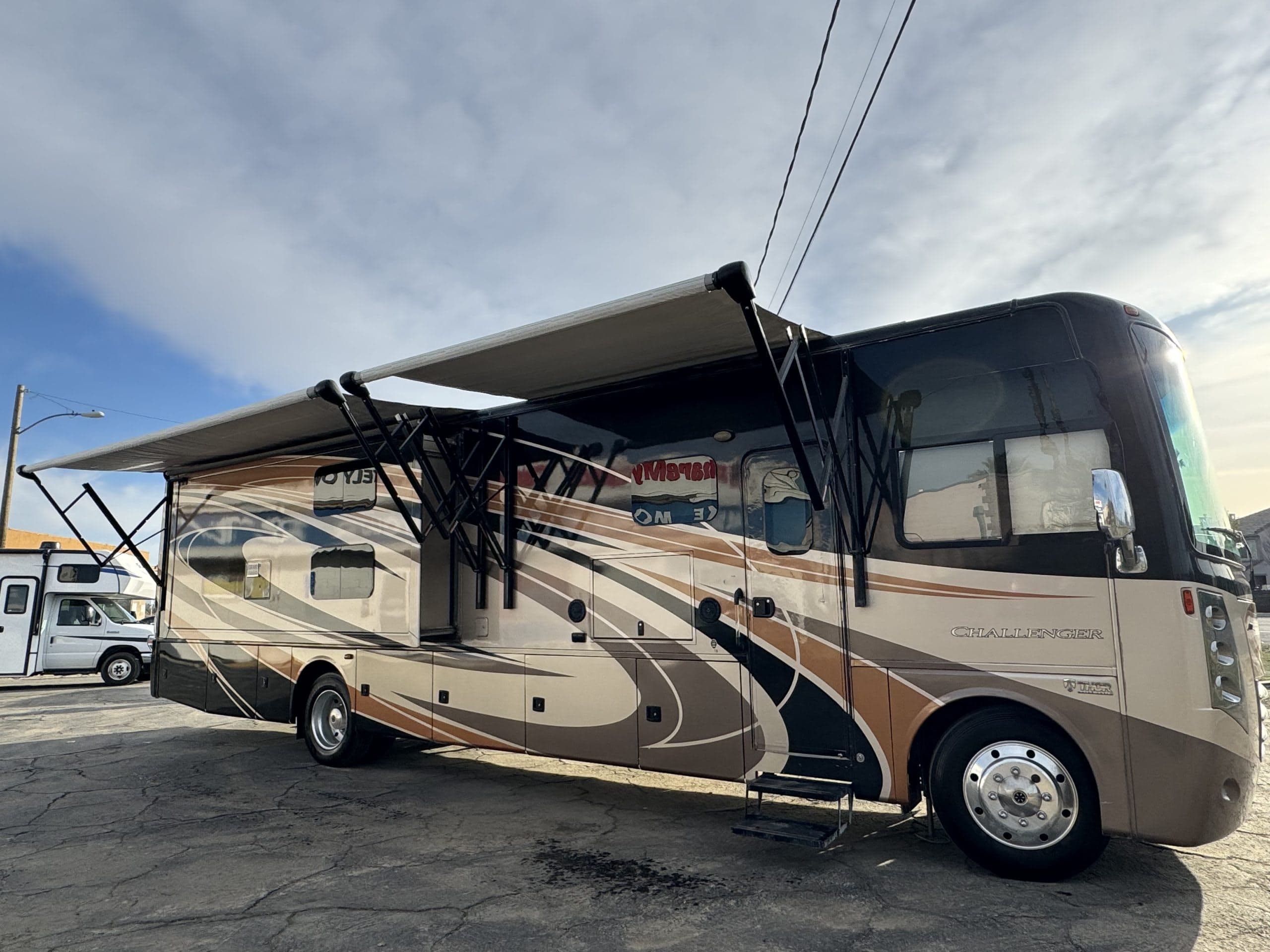 3071 37ft. Challenger