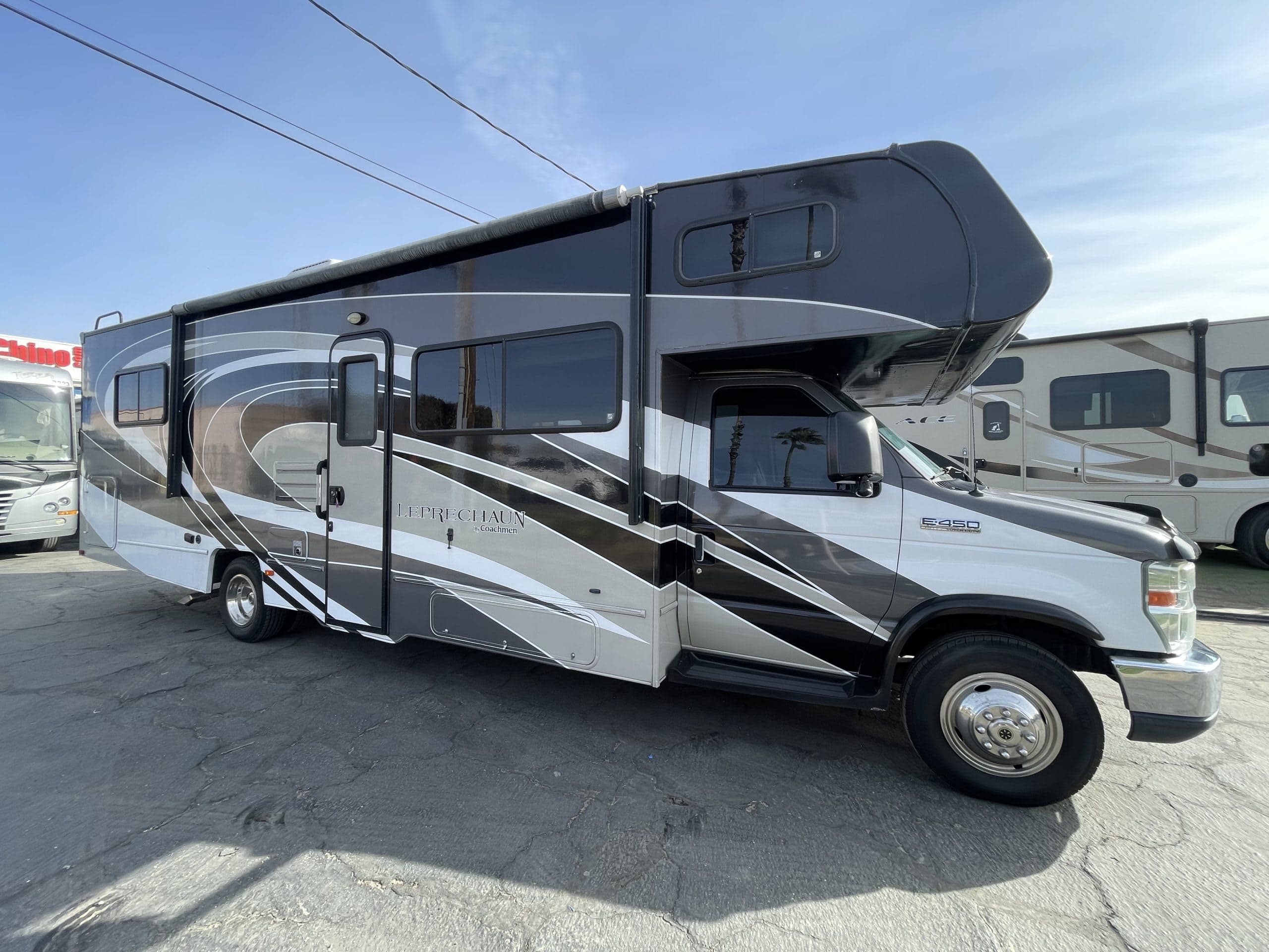 3263 29ft. Leprechaun