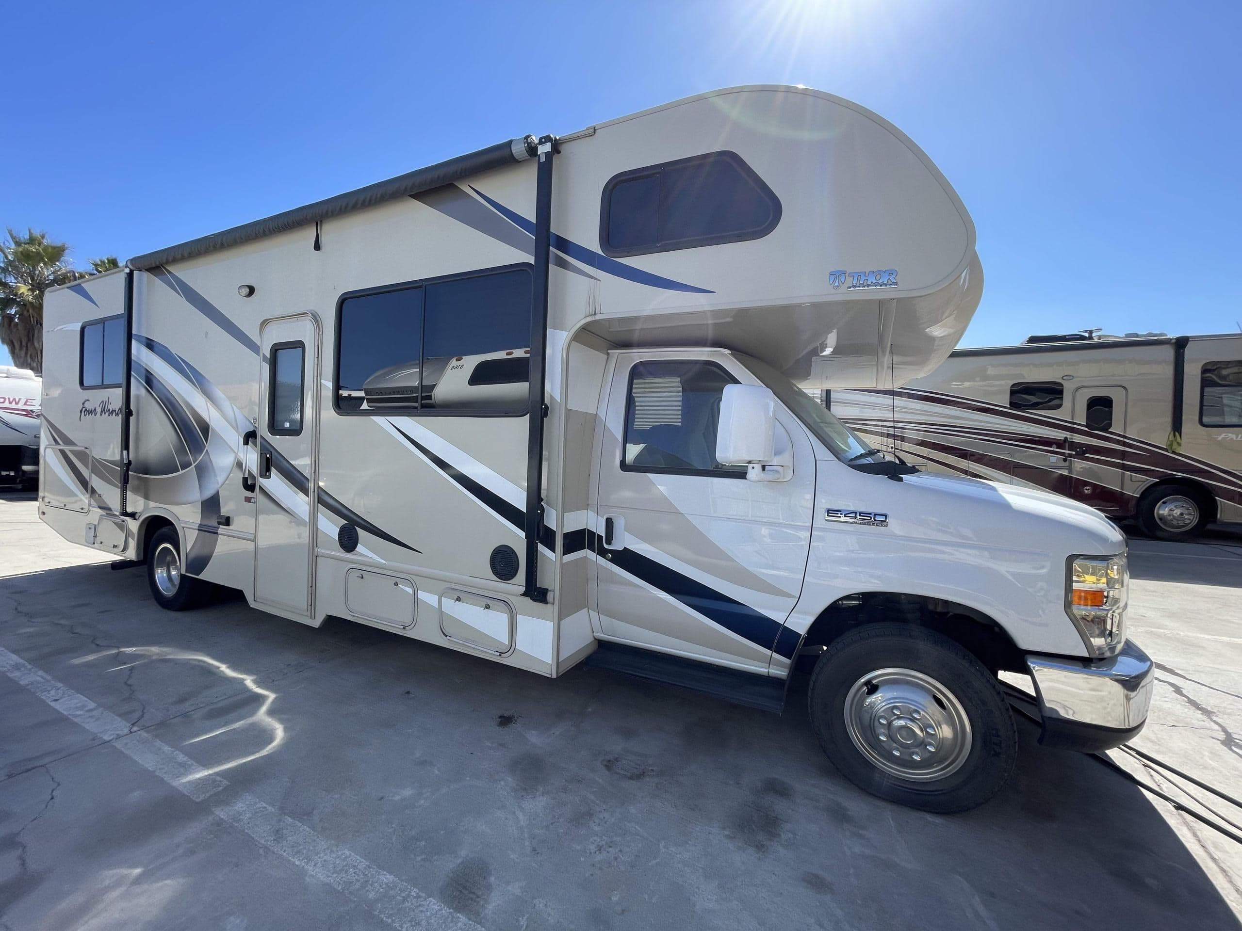 3262 30ft. Fourwinds