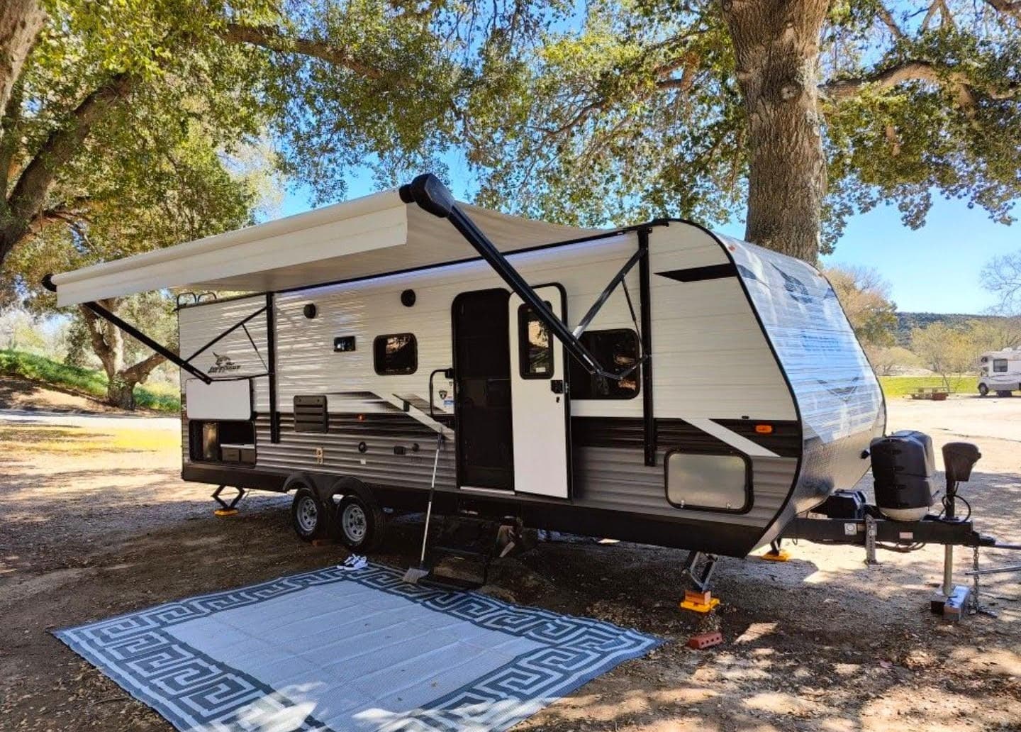 3245 27ft. Jay Flight